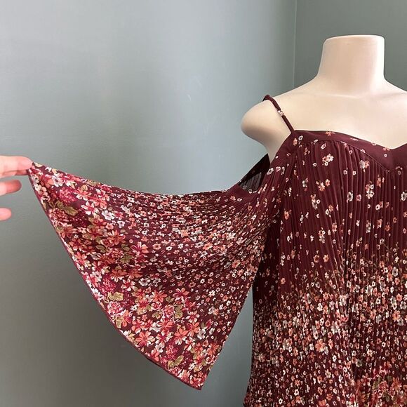 Bohemian Floral Burgundy Cold Shoulder Flutter Sleeve Blouse Size XL - Picture 3 of 8